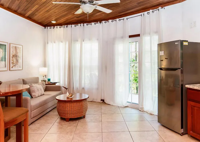 White Sands Cove G01-romantic Garden View 1 Bedroom By Floreo San Pedro (Ambergris Caye)